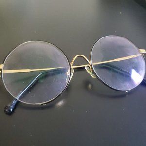 Minimalist fashion glasses